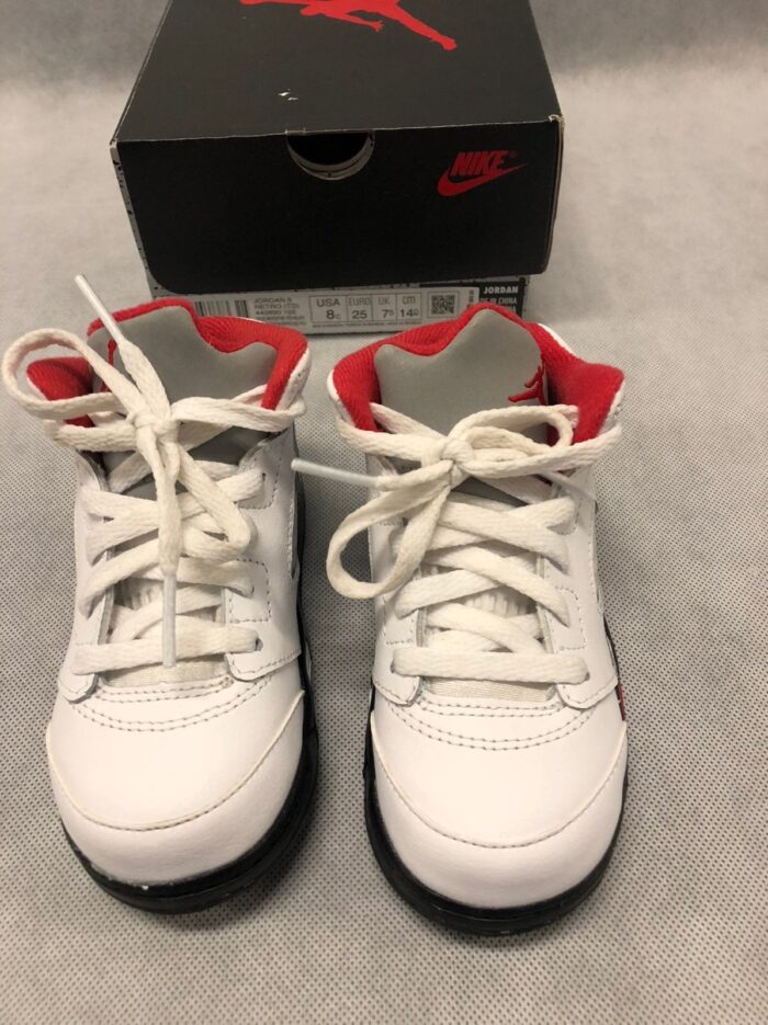 Air Jordan 5 Retro Fire Red 1.jpg