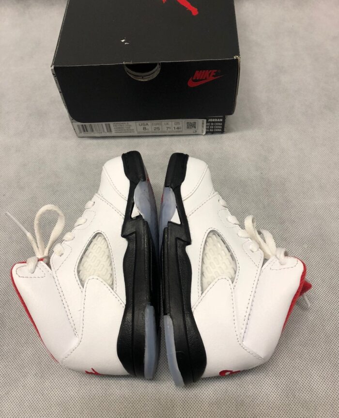 Air Jordan 5 Retro Fire Red 2.jpg