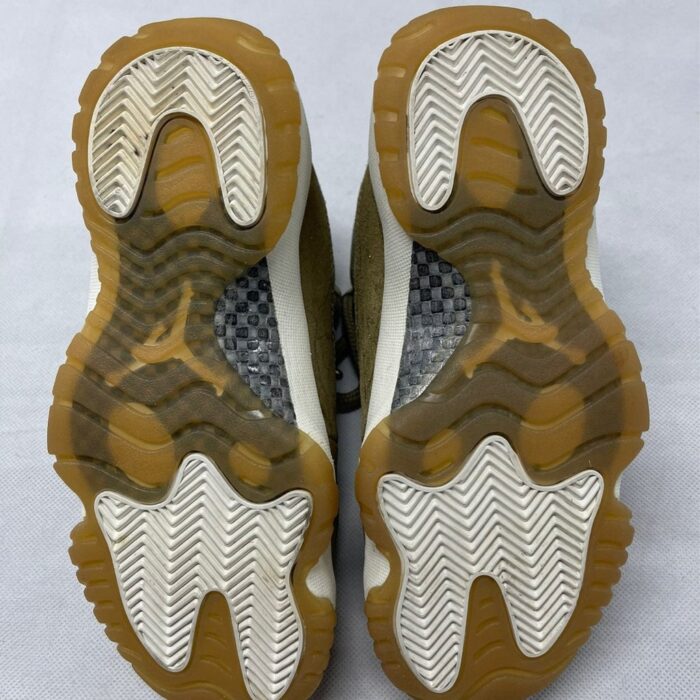 Air Jordan 11 Retro Neutral Olive Metallic Gold Women's 7.jpg