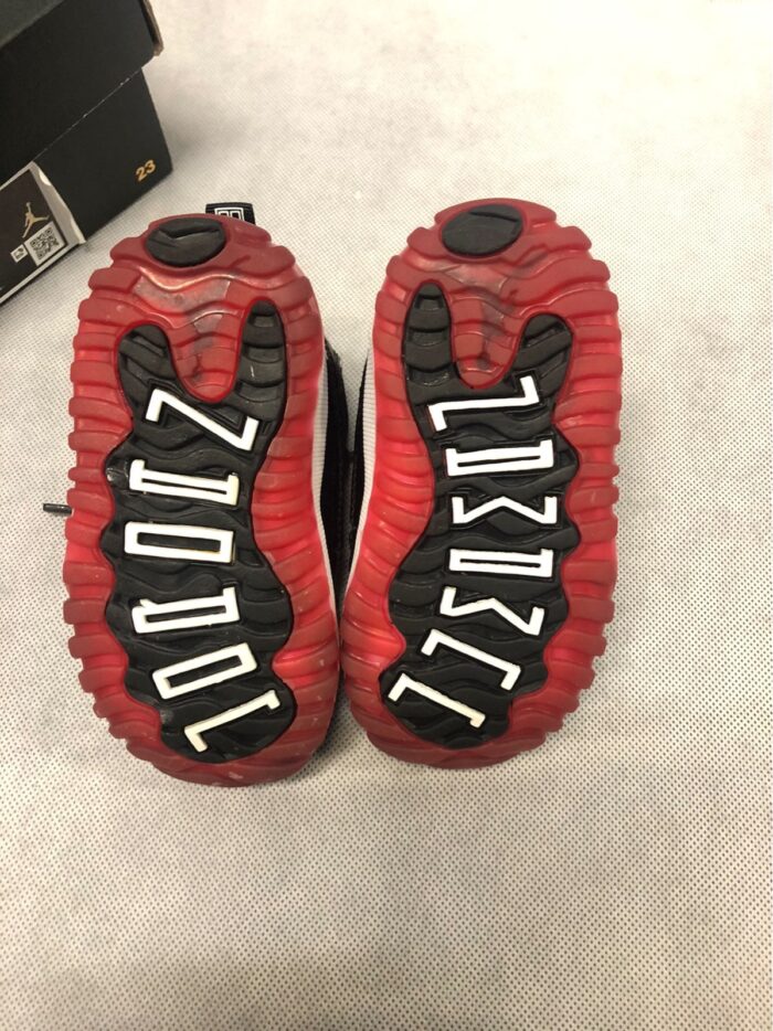 Air Jordan 11 Retro Bred 5C 5.jpg