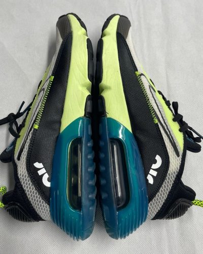 Nike air Max 2090 2.jpg