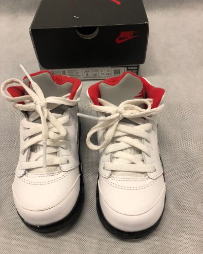 Air Jordan 5 Retro Fire Red 1.jpg
