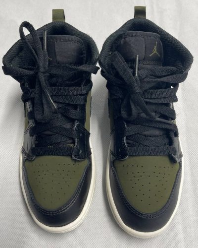 Nike Air Jordan 1 Retro.jpg